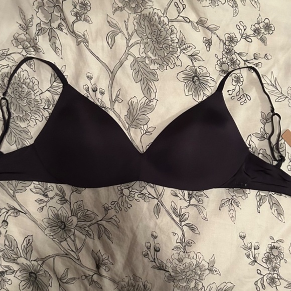 SKIMS Wireless Form Push-Up Plunge Bra Size 32DD NWT - Picture 3 of 10